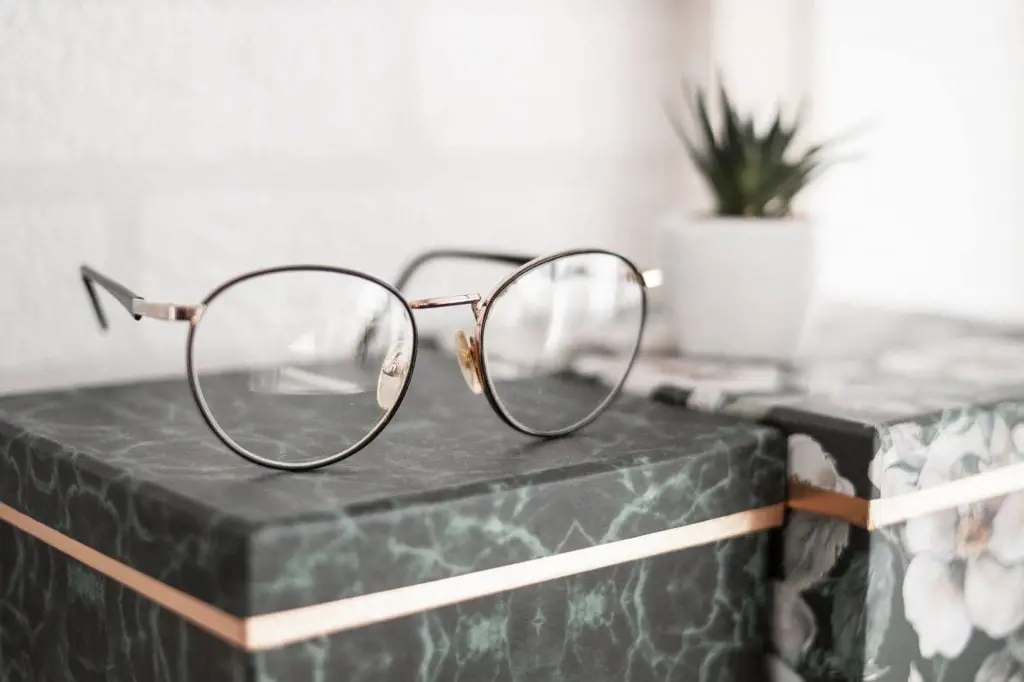 How to Buy Glasses Online - Here Are the Tech Solutions to Make the Process Easier 48 eyeglasses