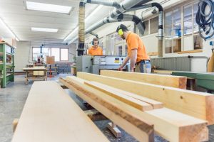 joiner working on logs