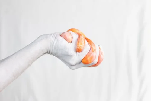 How To Get Slime Out Of Hair 5 Best Ways 1 slime hand