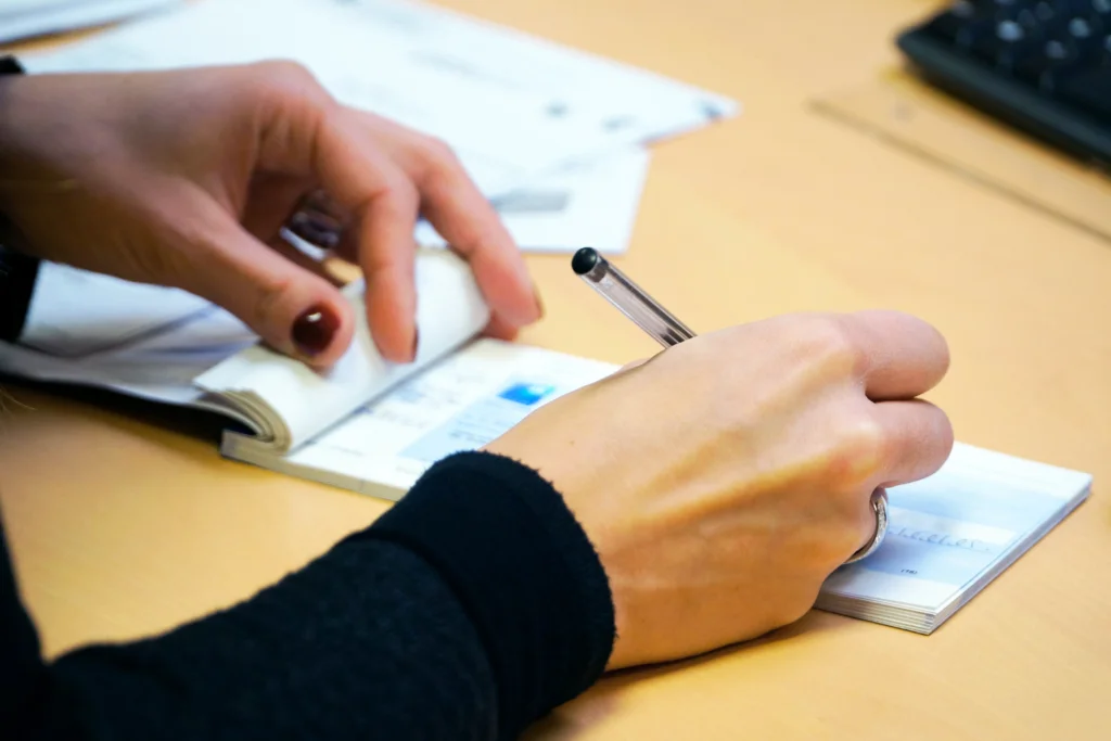 How to Write A Check For 1200 Dollars? (A Step-by-Step Guide) 2 How to Write a Check for 1200 Dollars?
