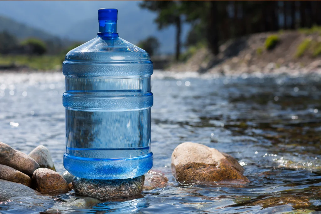 How Many Ounces Are There in a Gallon of Water? 3 What is Gallon